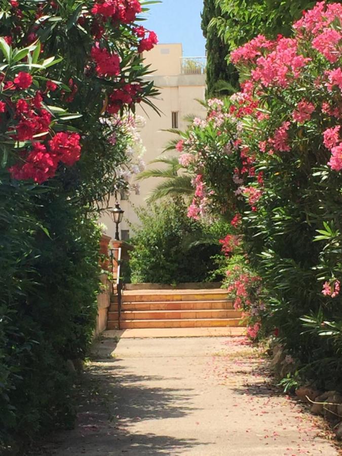 Appartement Brigitte Centre Tropez Parking Piscine Wifi Vue